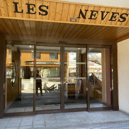 Apartment Neves - Location: Pour 4 Personnes Dans Un Quartier Jeune Et Anime Les Neves Mae-9062 Val Thorens
