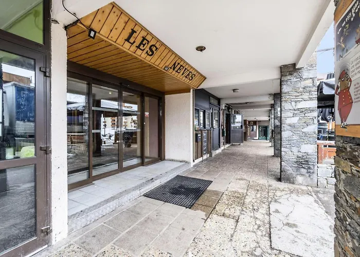 Neves - Location: Pour 4 Personnes Dans Un Quartier Jeune Et Anime Les Neves Mae-9062 Daire Val Thorens